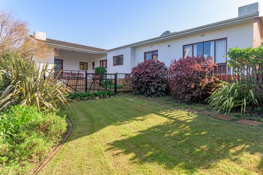 4 Bedroom Property for Sale in Voelklip Western Cape